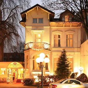 Boulevard Hotel